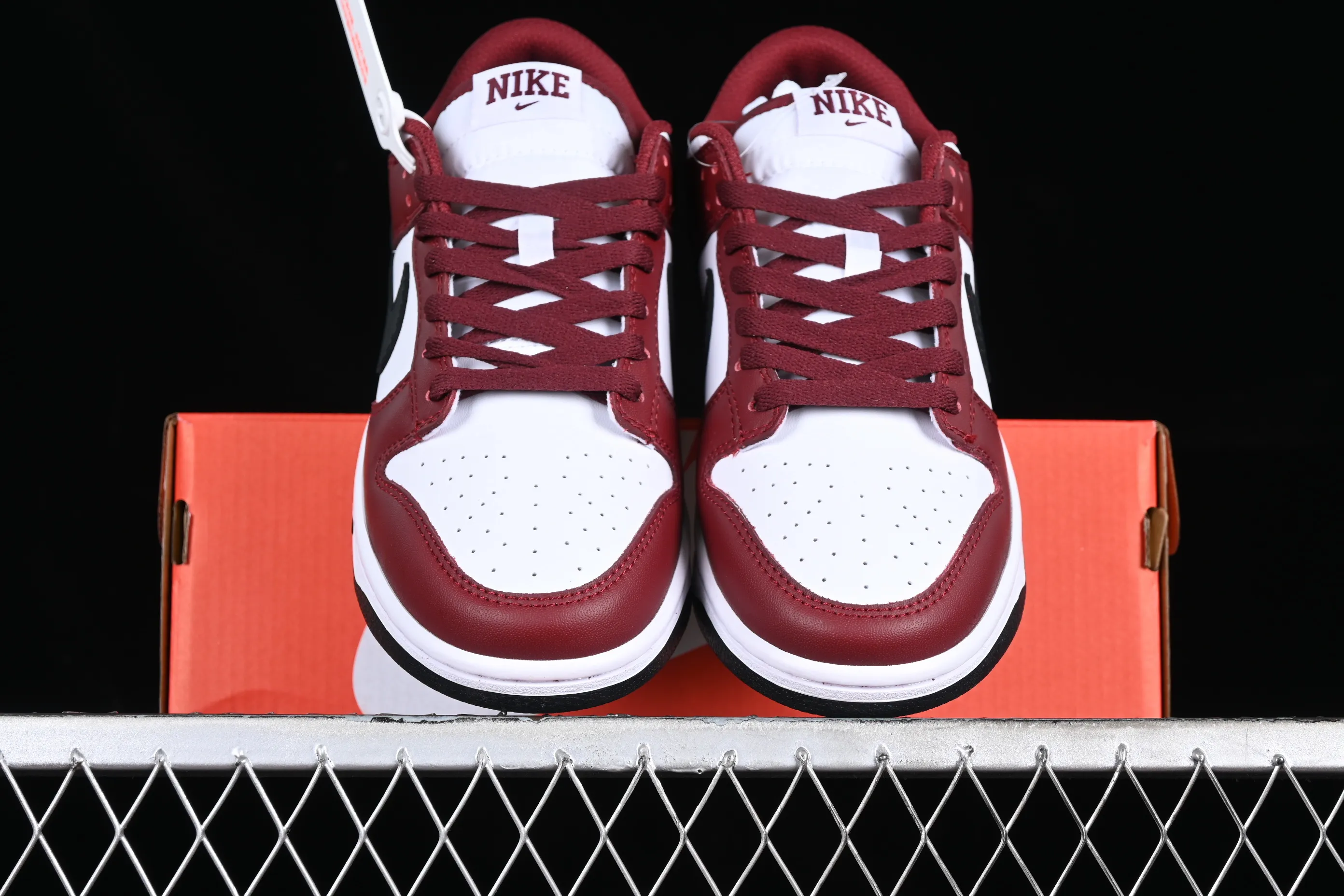 All categories Nk SB Dunk series Nk SB Dunk Low low-top sneakers Nk Dunk Low "Wine Red" burgundy black SB low-top sports and leisure sneakers FD9749-601